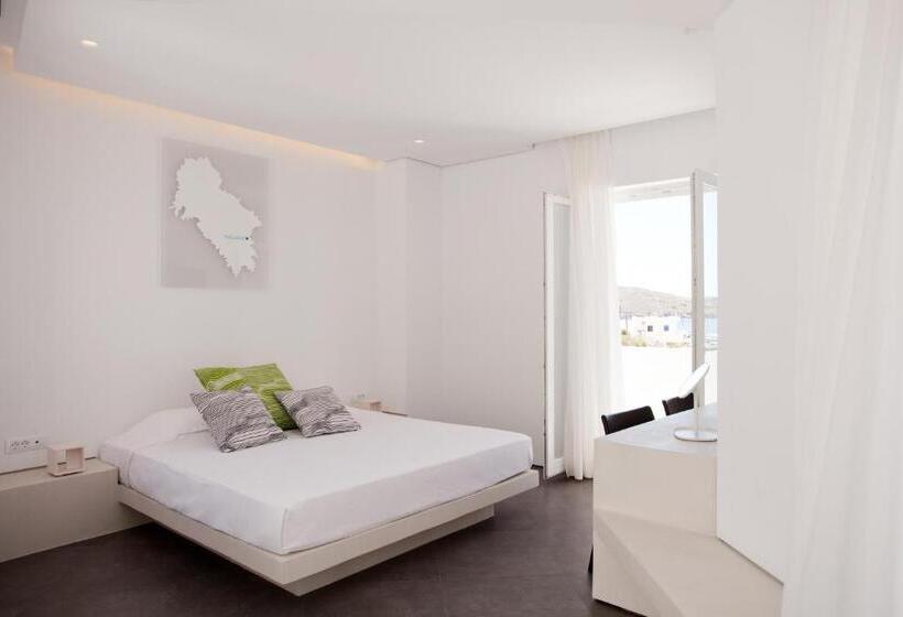 اتاق سوپریور با وان آب گرم, Relux Ios