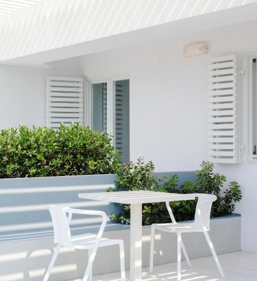 سوییت جونیور با چشم‌انداز دریا, Relux Ios