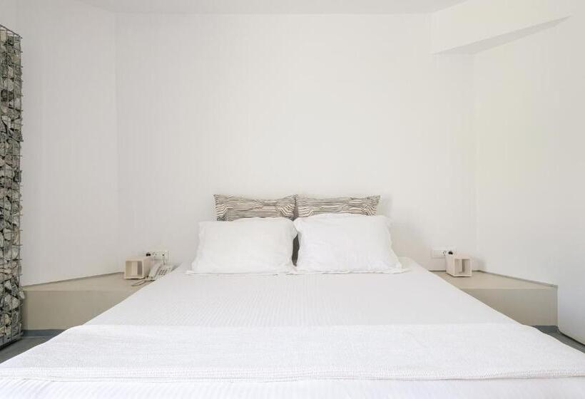 سوئیت جونیور با استخر, Relux Ios