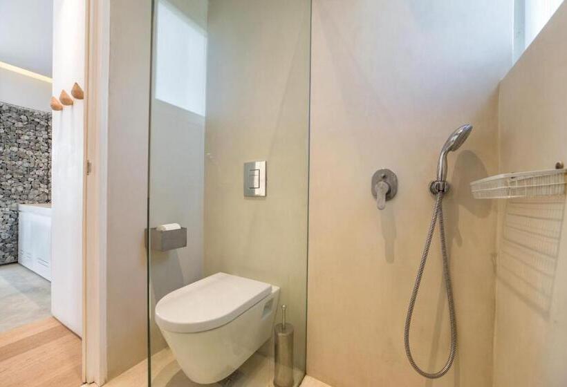 اتاق سوپریور چهار تخته, Relux Ios