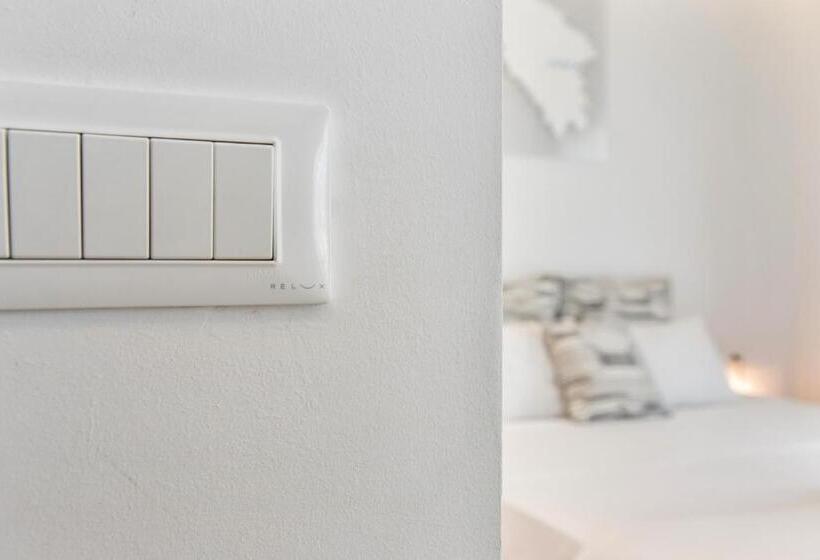 اتاق سوپریور چهار تخته, Relux Ios