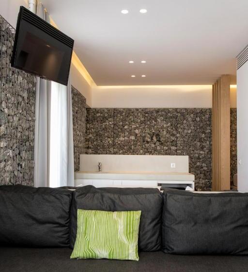 اتاق سوپریور چهار تخته, Relux Ios