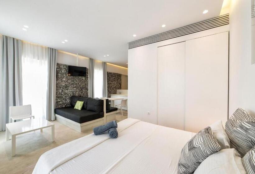 اتاق سوپریور چهار تخته, Relux Ios