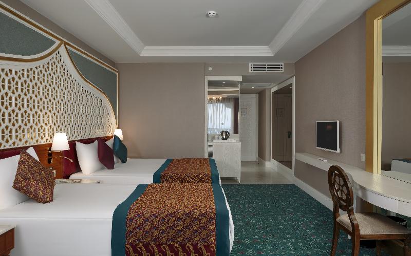 اتاق خانوادگی, Royal Taj Mahal