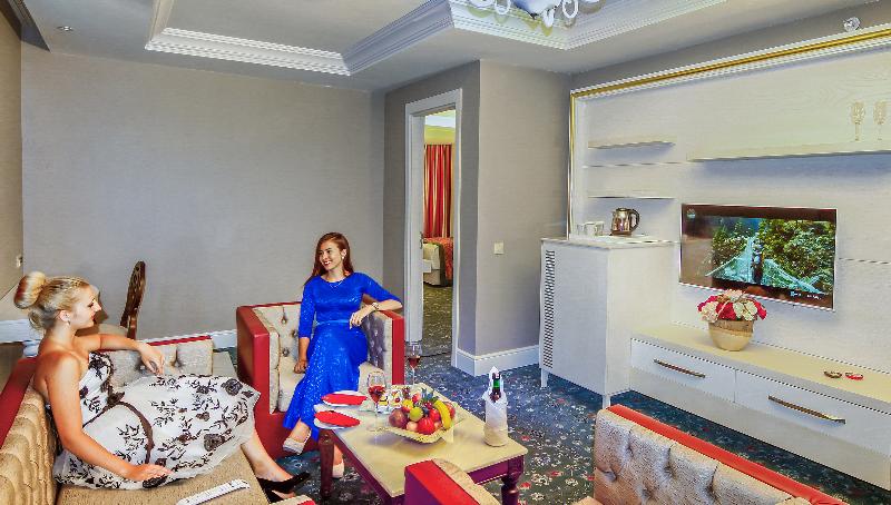 سوییت جونیور, Royal Taj Mahal