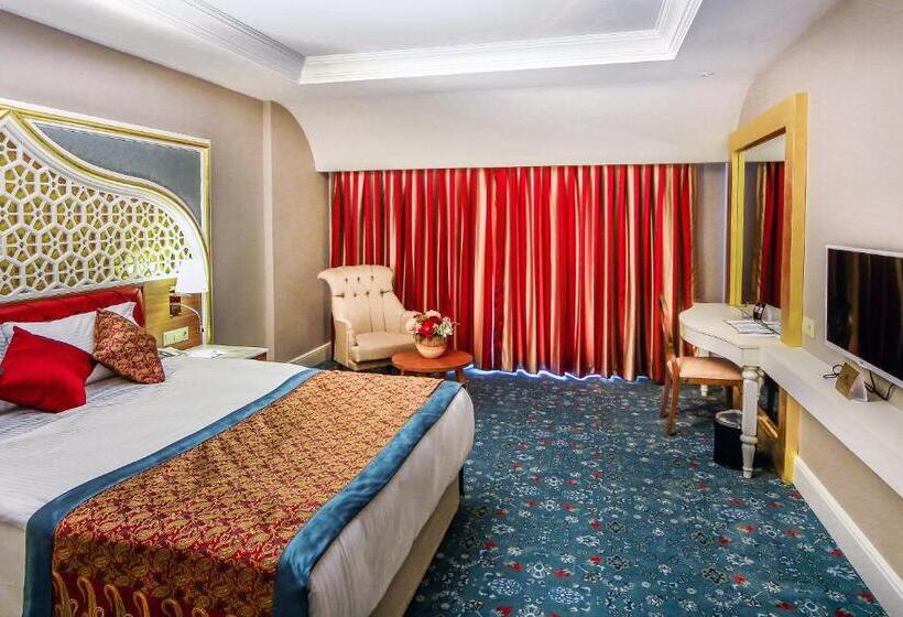 اتاق خانوادگی, Royal Taj Mahal