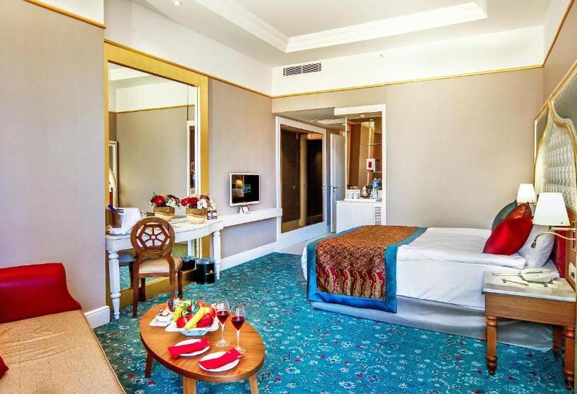 اتاق خانوادگی, Royal Taj Mahal