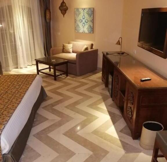 سوییت جونیور سوپریور, Siva Grand Beach