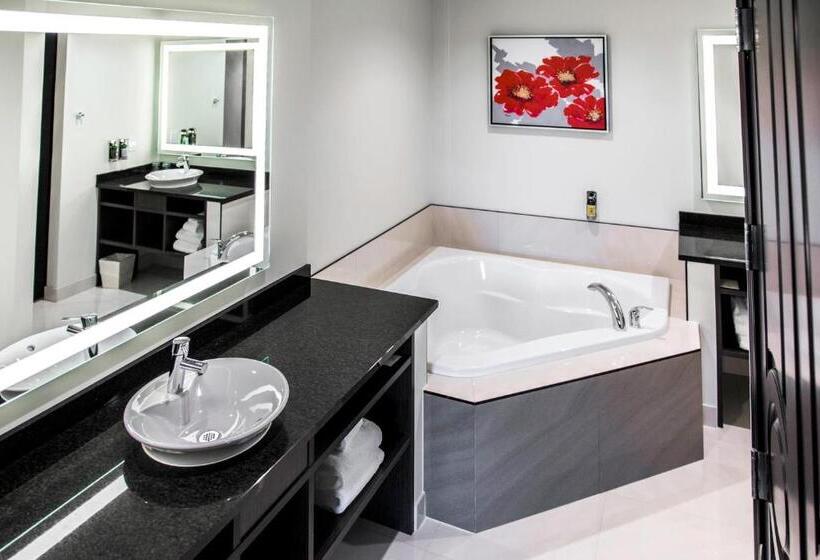 주니어 스위트, The Davenport Grand, Autograph Collection