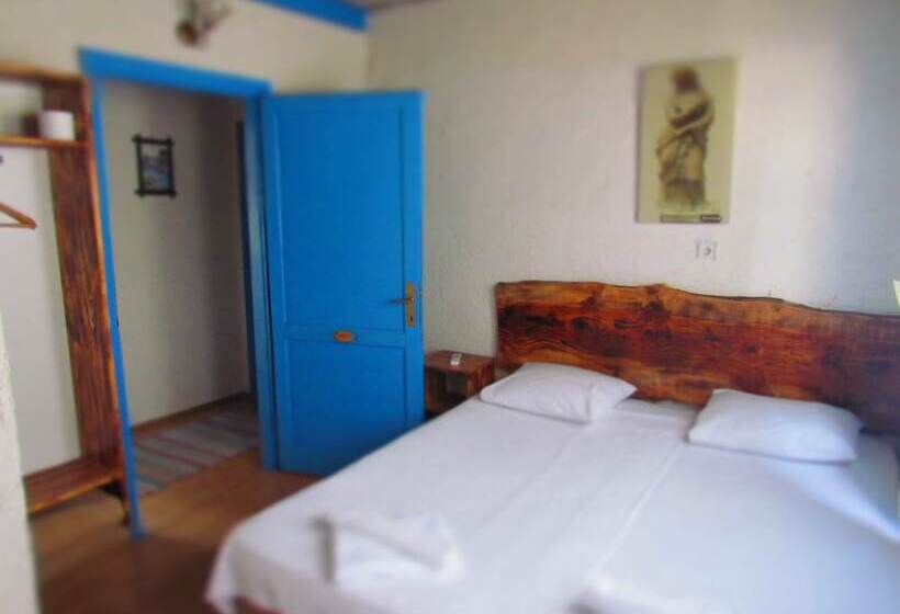 이코노미 룸, Amazon Antique