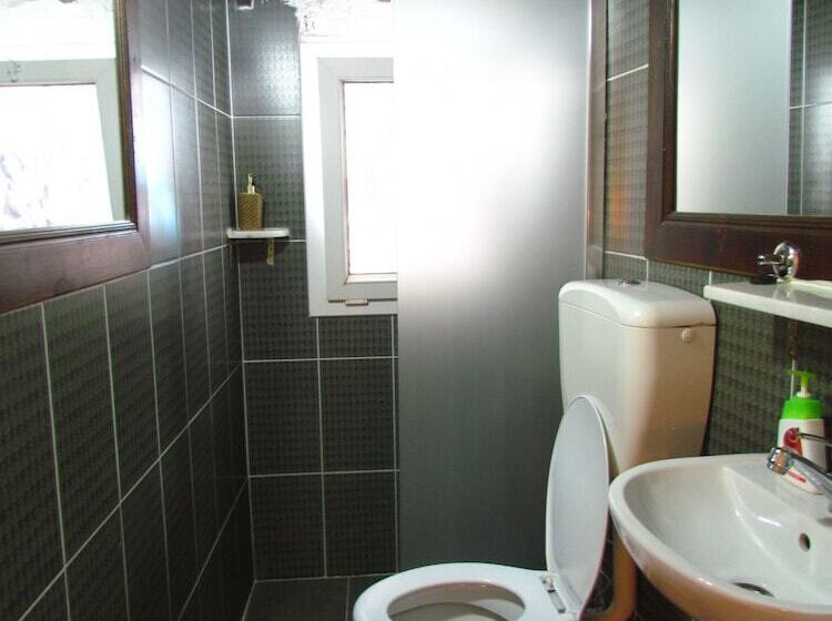 이코노미 룸, Amazon Antique