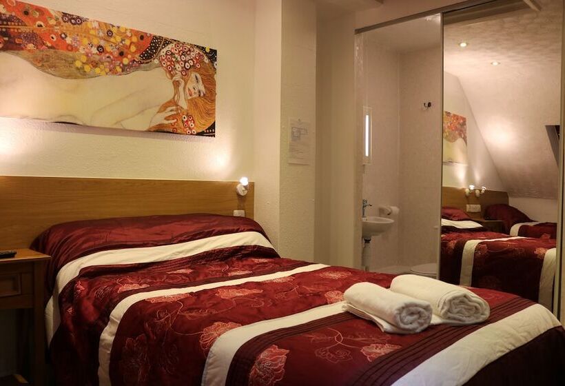 Family Room, Anand Lodge