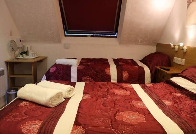 Family Room, Anand Lodge