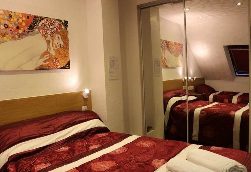 Family Room, Anand Lodge