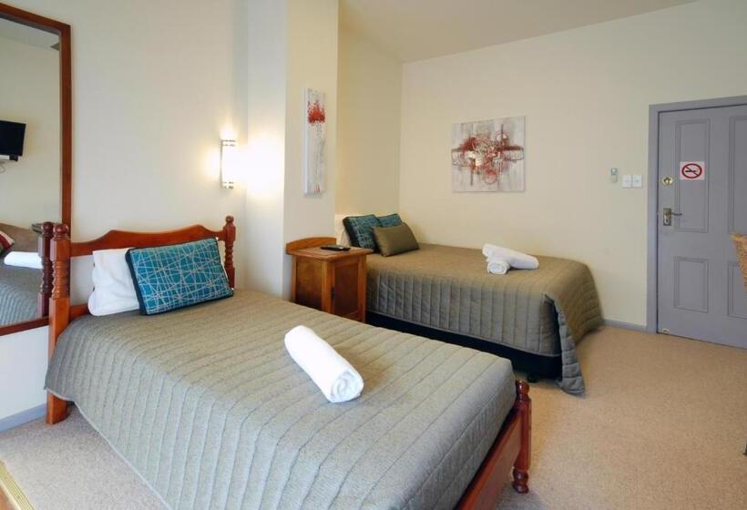 غرفة قياسية مزوَّدة بشُرفة, Riverview Boutique Motel