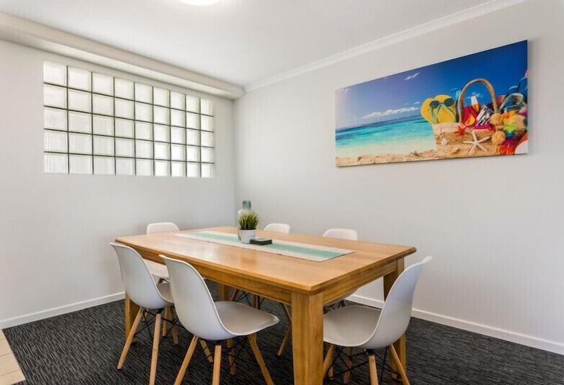 شقة غرفتين نوم مطلة على الحديقة, San Marino By The Sea Apartments