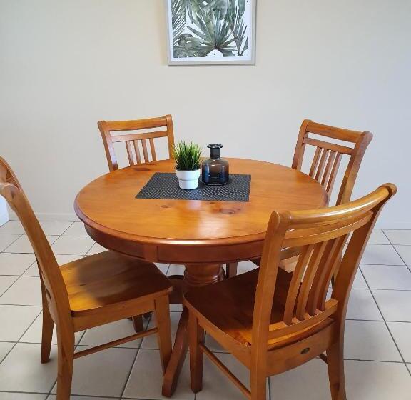 شقة غرفتين نوم مطلة على الحديقة, San Marino By The Sea Apartments