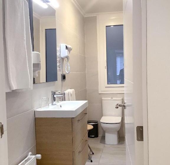 חדר סטנדרט לשלושה, Pension Donostiarra