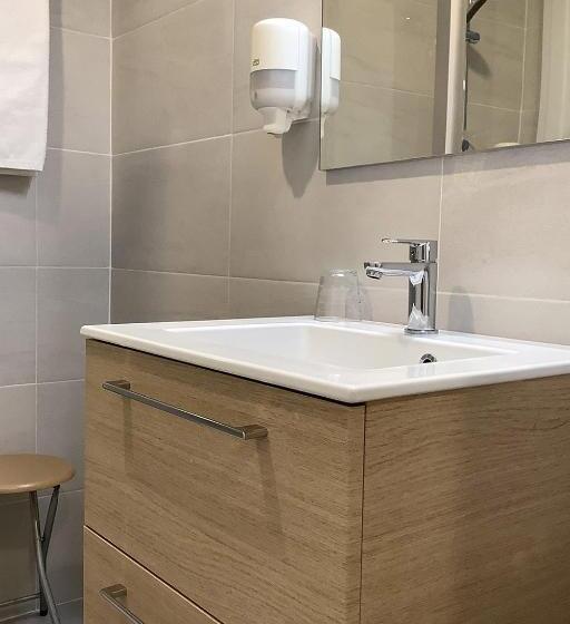 חדר יחיד פנימי, Pension Donostiarra