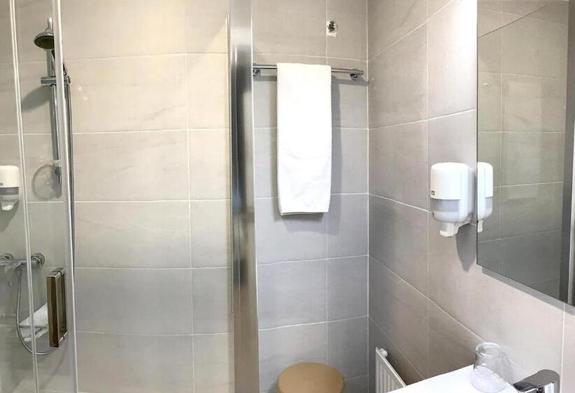 חדר יחיד פנימי, Pension Donostiarra