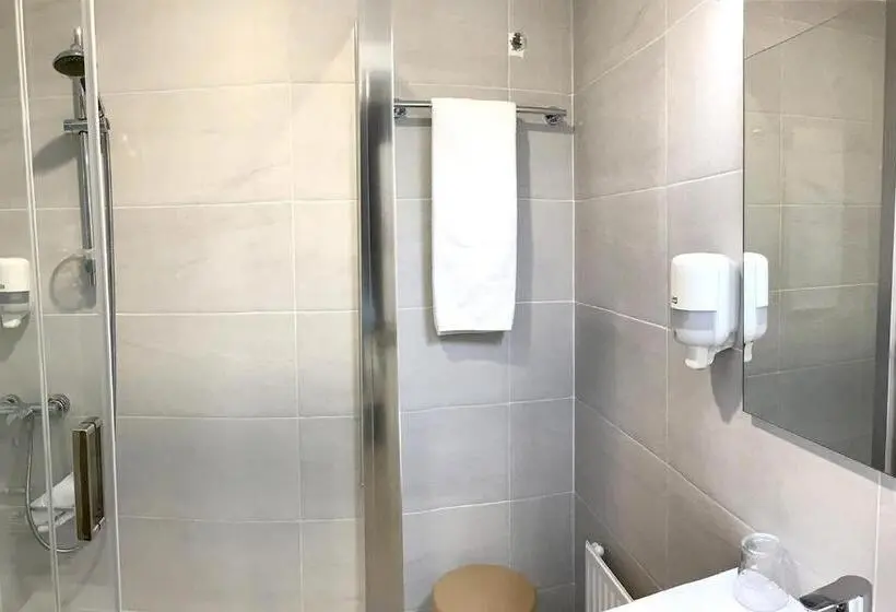 インサイドのシングルルーム, Pension Donostiarra