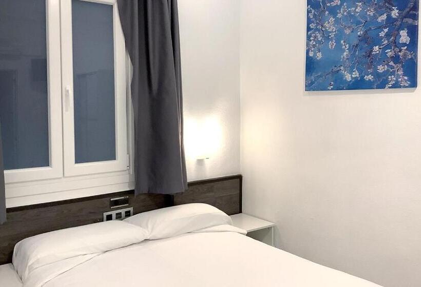 חדר יחיד פנימי, Pension Donostiarra