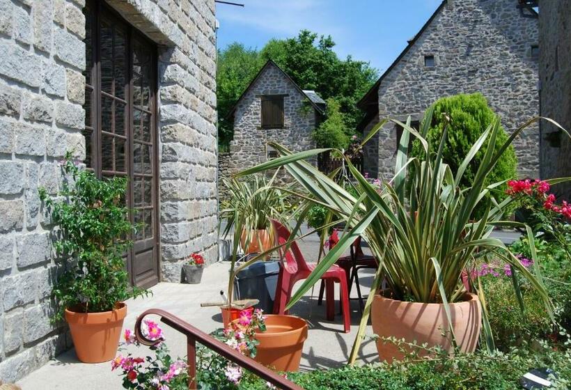 غرفة قياسية, Auberge Des Ruines De Merle