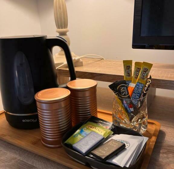 Номер Стандарт Вид на Бассейн, Domaine Canteloup