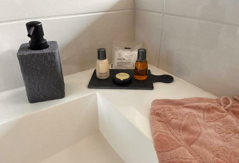 Номер Стандарт Вид на Бассейн, Domaine Canteloup