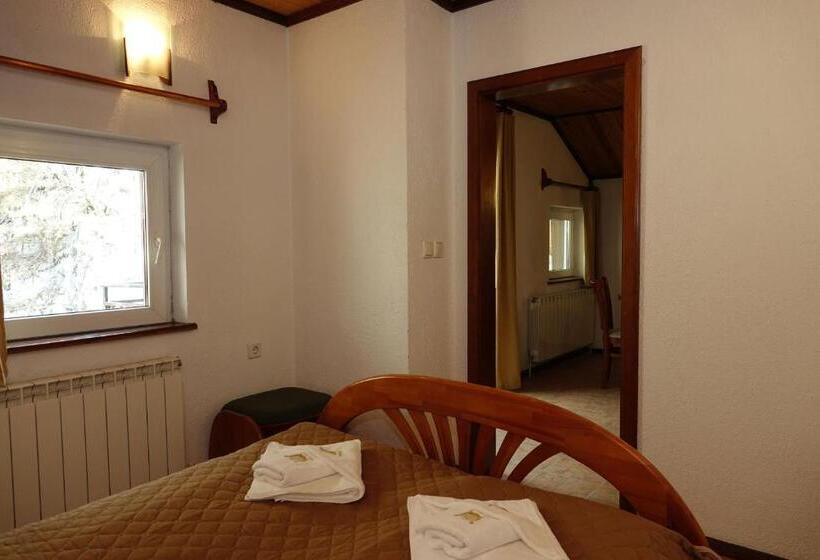 شقة غرفتين, семеен хотел орфей