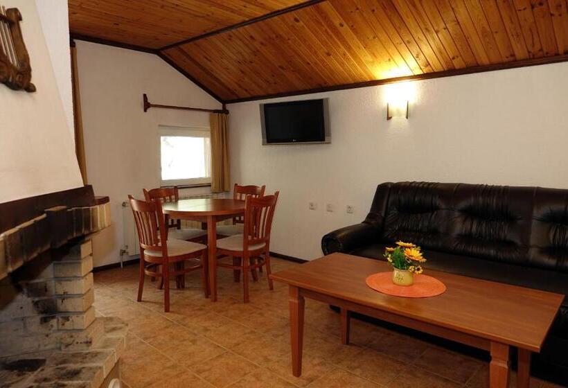 شقة غرفتين, семеен хотел орфей