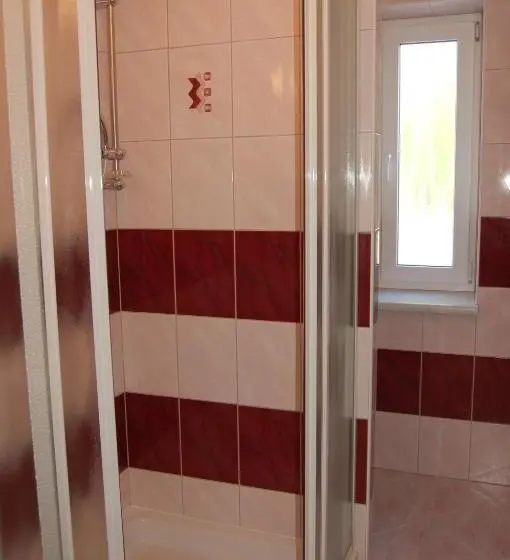 Standard Neljän Hengen Huone, Penzion Na Devitce