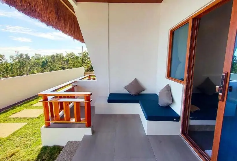 デラックストリプルルーム, Bohol Coastal View