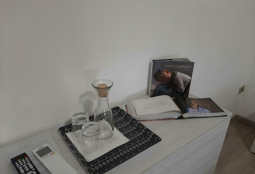 חדר משפחתי, Bebolmi Da  Ndò, A Roccaspinalveti