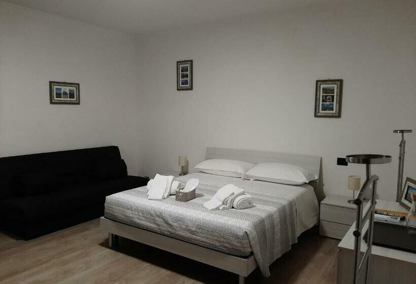 חדר משפחתי, Bebolmi Da  Ndò, A Roccaspinalveti