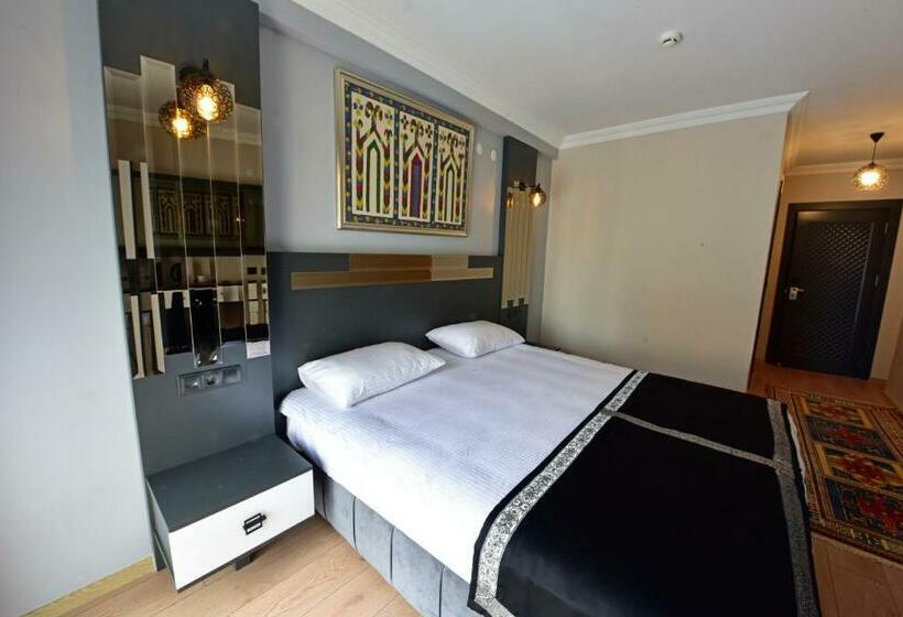 חדר סטנדרט לשלושה, Sultansaray Sultanhanı