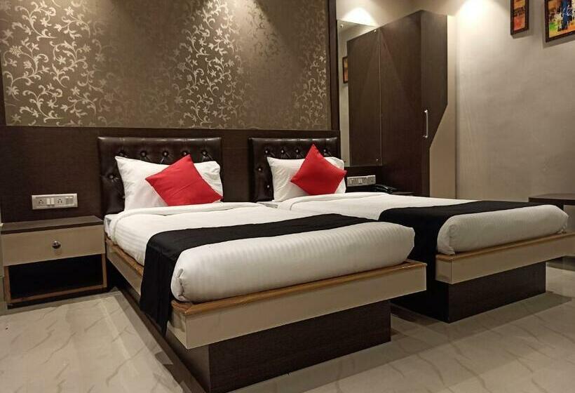 Номер Deluxe, The Ganga Residency