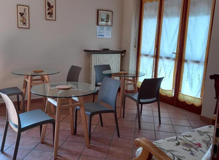 バス共有のスタンダードルーム, Locanda Cavallo Bianco   Affittacamere