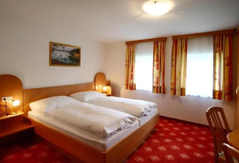 Habitación Estándar, Traunfall