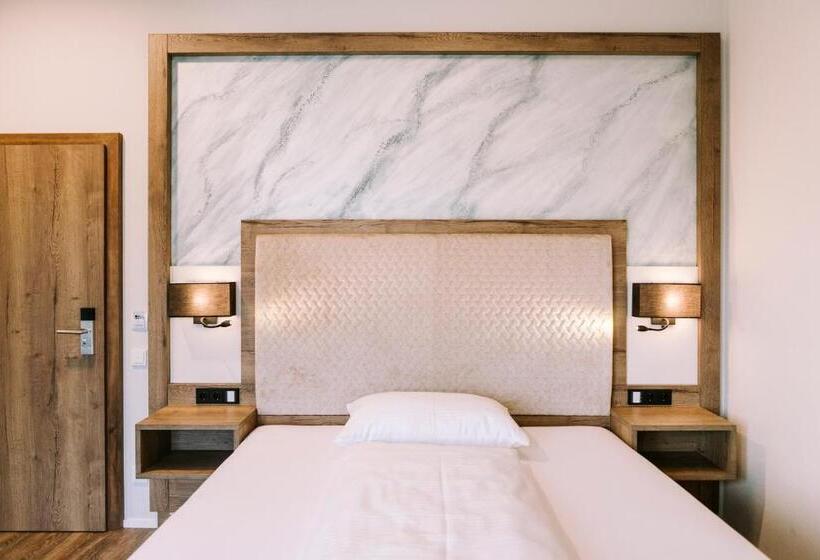 Номер Стандарт Адаптированный для Инвалидов, Traunfall