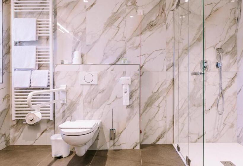 Номер Стандарт Адаптированный для Инвалидов, Traunfall