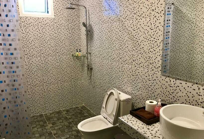 Дом 3 Спальни, Aly’s House
