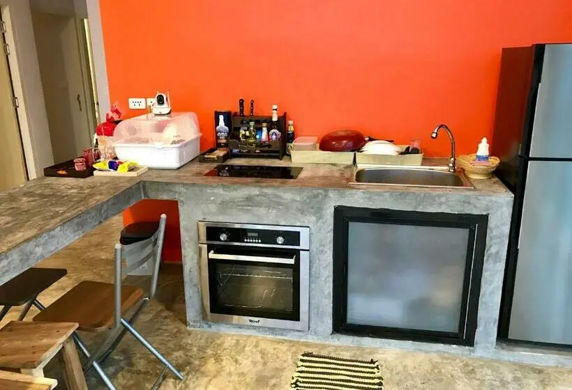 ３ベッドルームハウス, Aly’s House