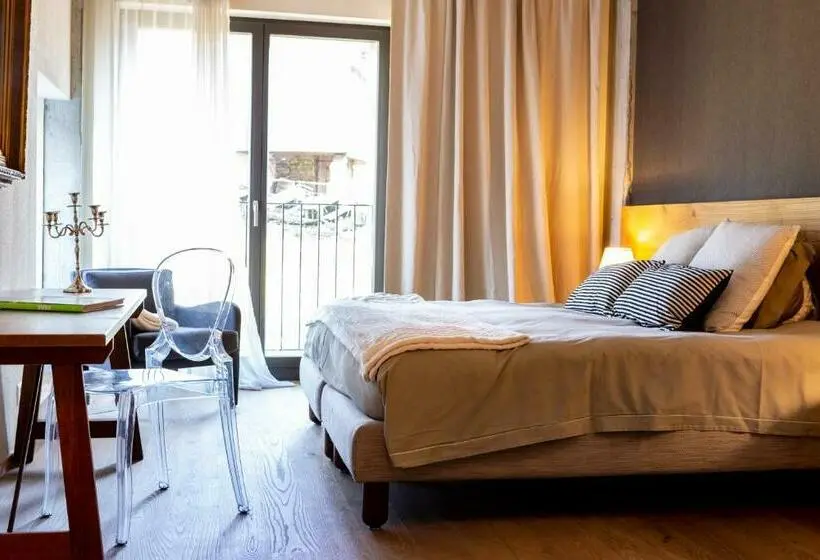 デラックスルーム, De L’ours Preles