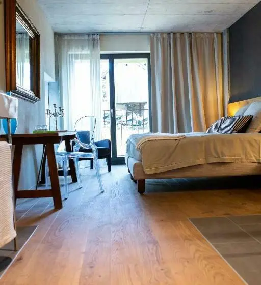 デラックスルーム, De L’ours Preles