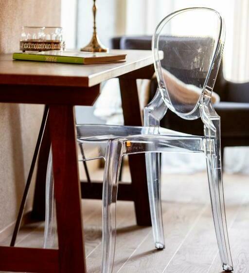 חדר דלוקס, De L’ours Preles