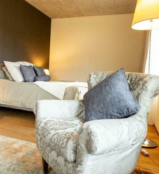 סוויטת ג'וניור, De L’ours Preles