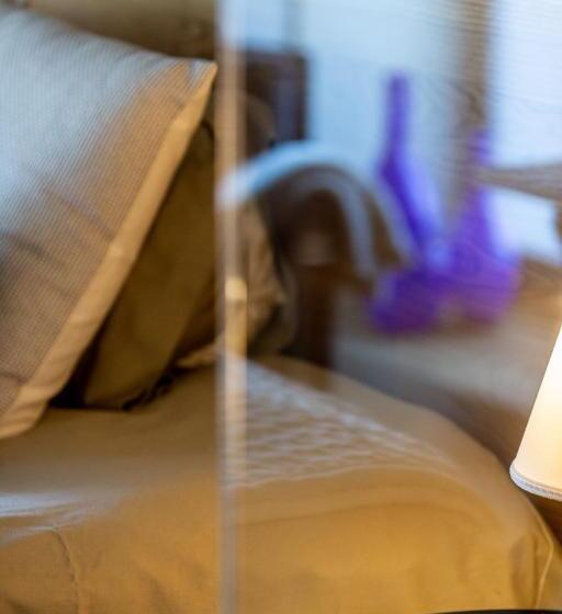 חדר סטנדרט מותאם לאדם עם מוגבלויות, De L’ours Preles