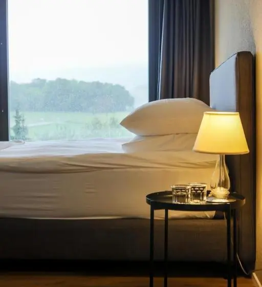 ベーシックルーム, De L’ours Preles