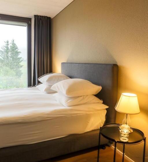 Номер Basic, De L’ours Preles